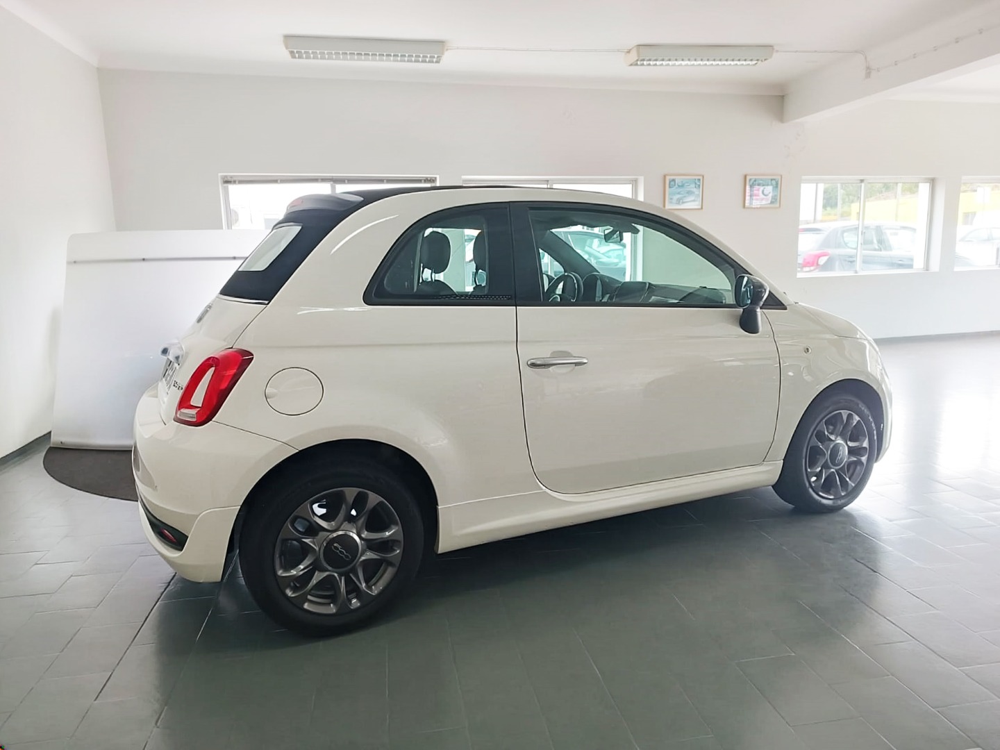 Fiat 500C 1.0 Hybrid Lounge
