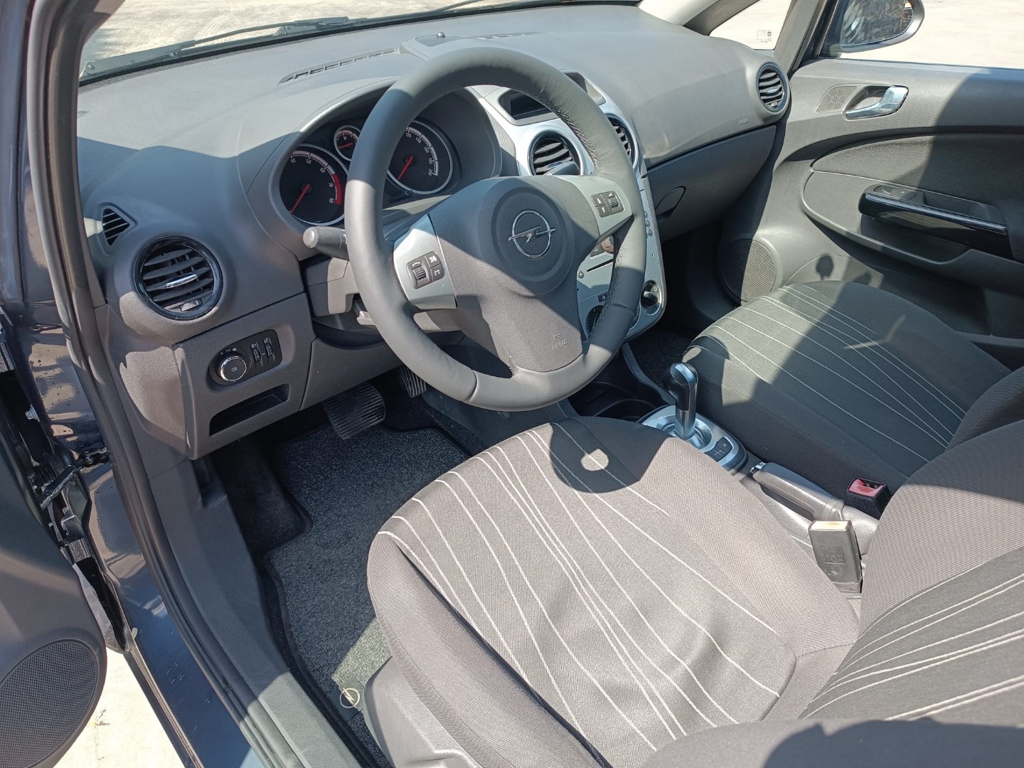 Opel Corsa 1.2 Enjoy Easytronic
