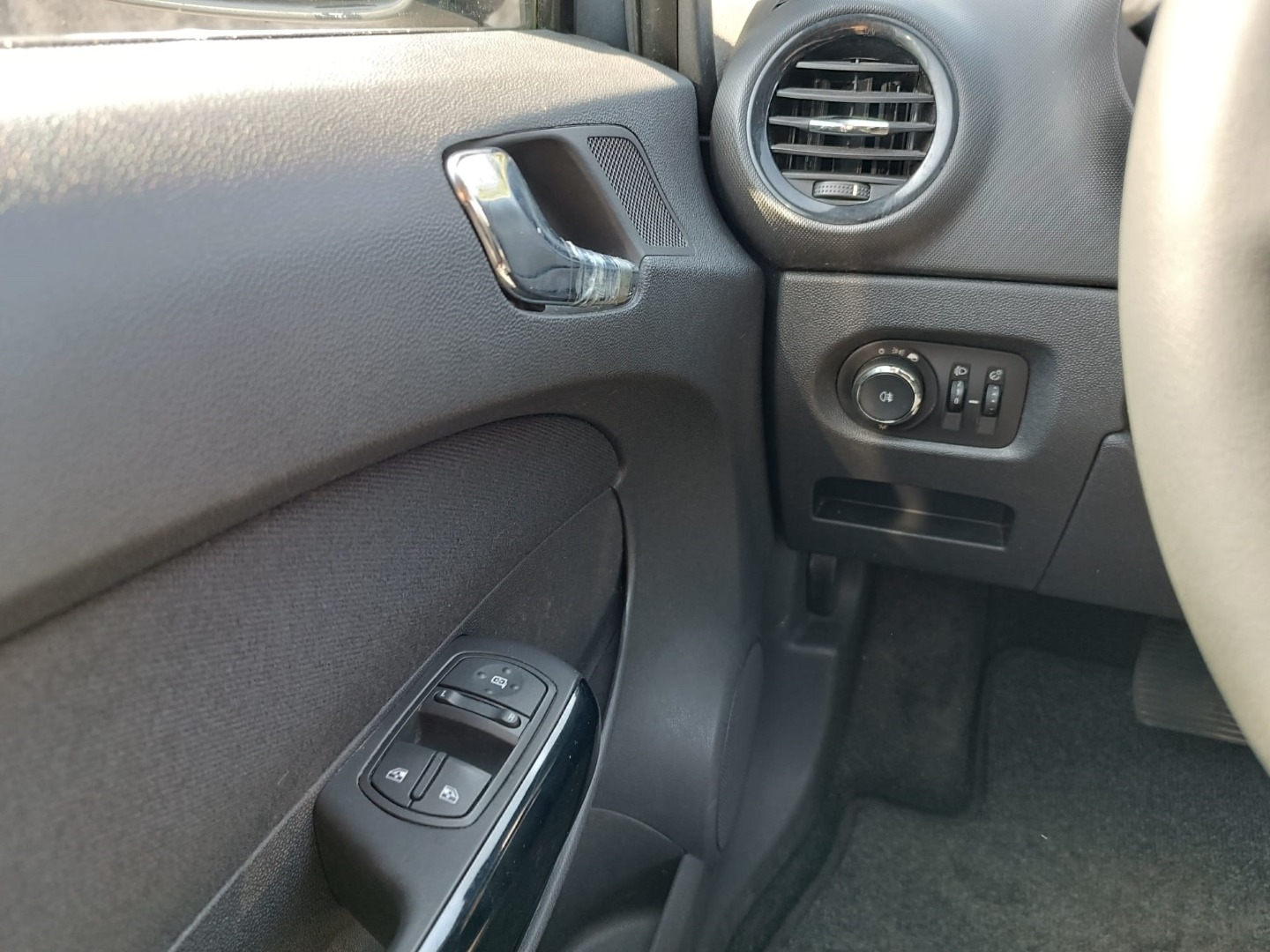 Opel Corsa 1.2 Enjoy Easytronic