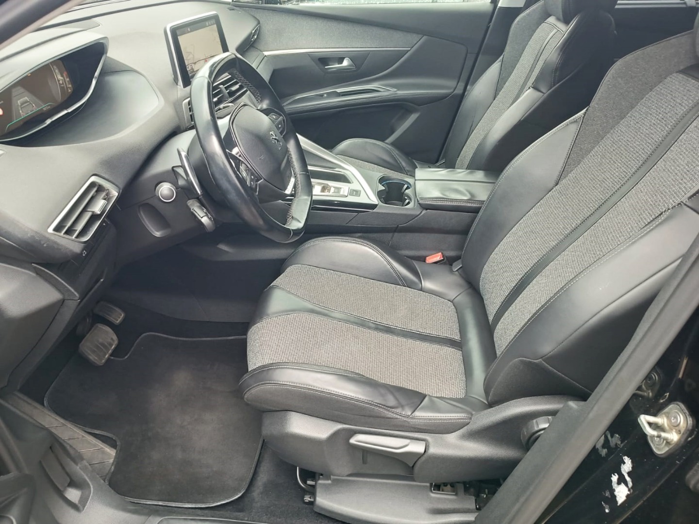 Peugeot 5008 1.5 BlueHDI ALLURE EAT8