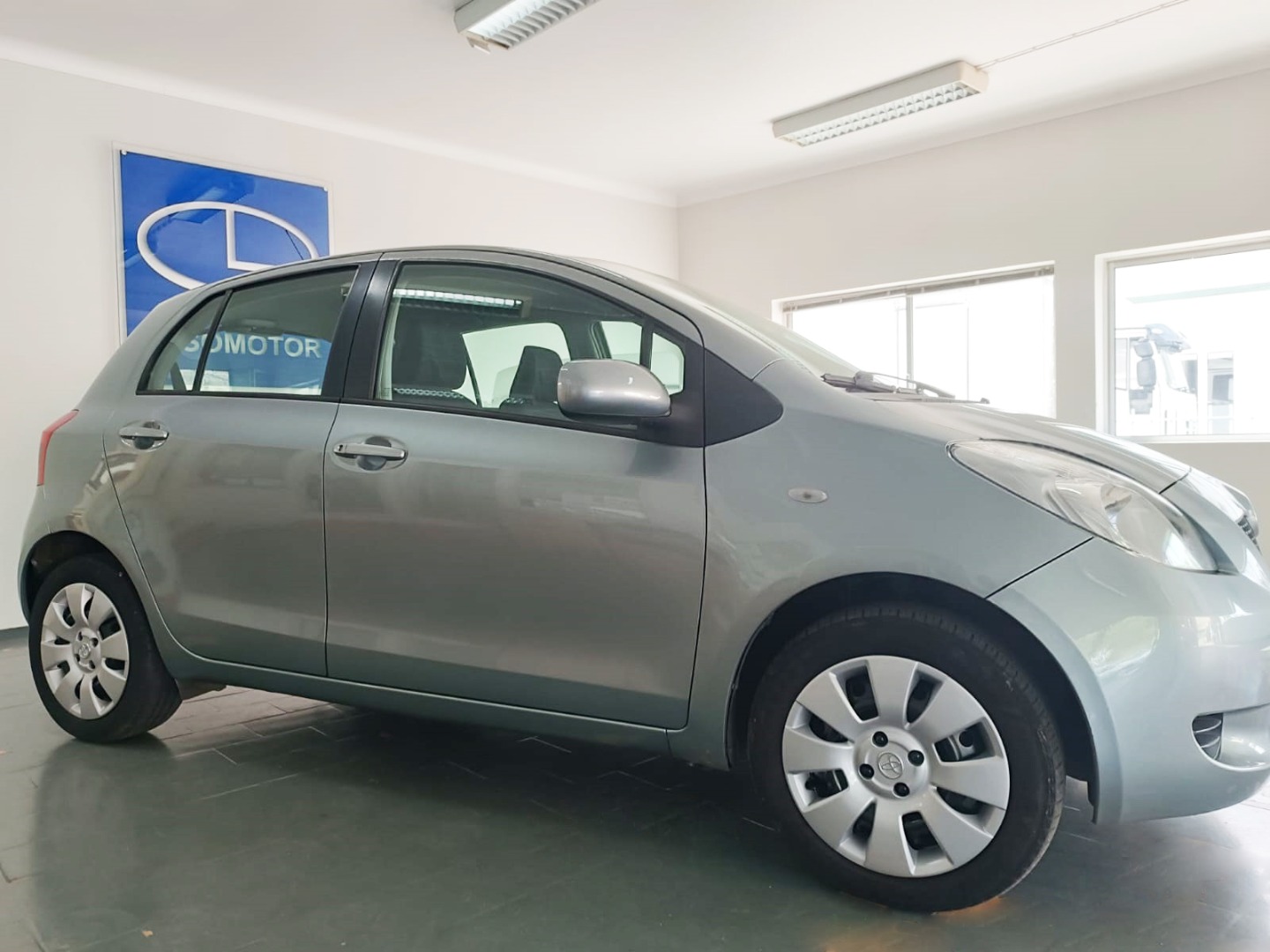 Toyota Yaris 1.0 VVT-i AC