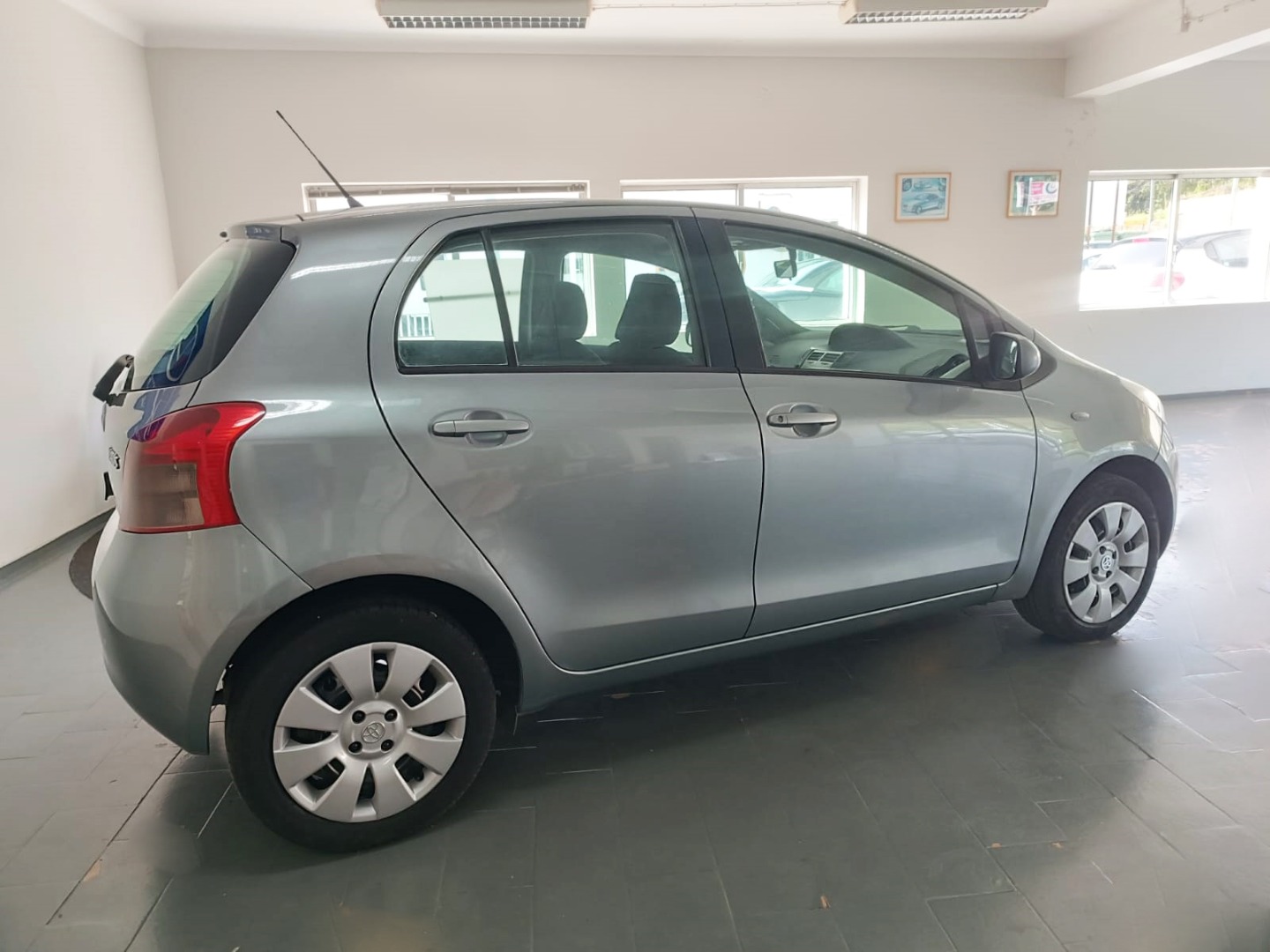 Toyota Yaris 1.0 VVT-i AC