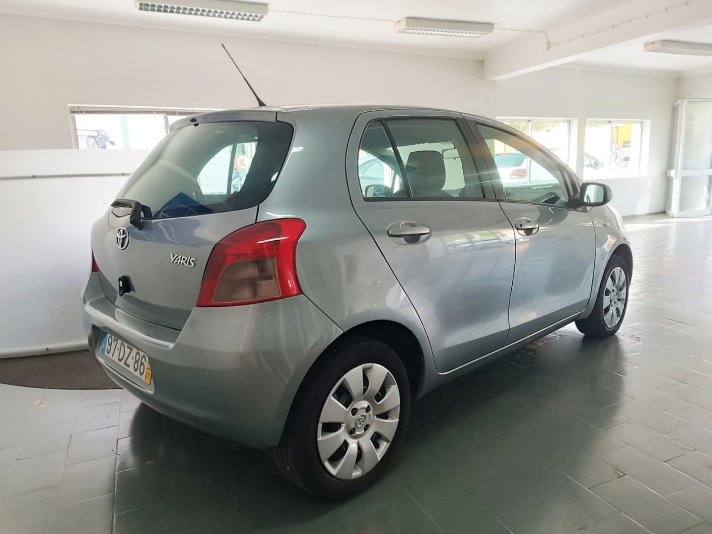 Toyota Yaris 1.0 VVT-i AC