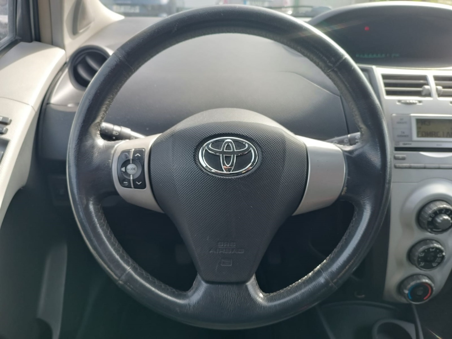 Toyota Yaris 1.0 VVT-i AC