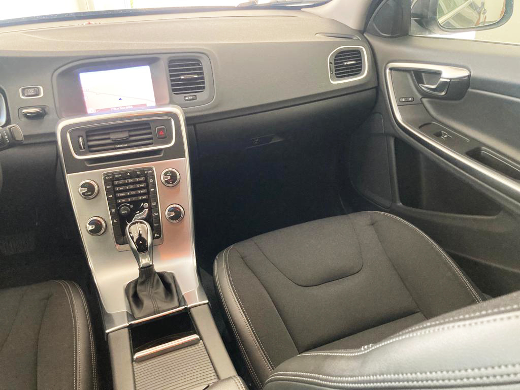 Volvo S60 2.0 D3 Momentum Geartronic