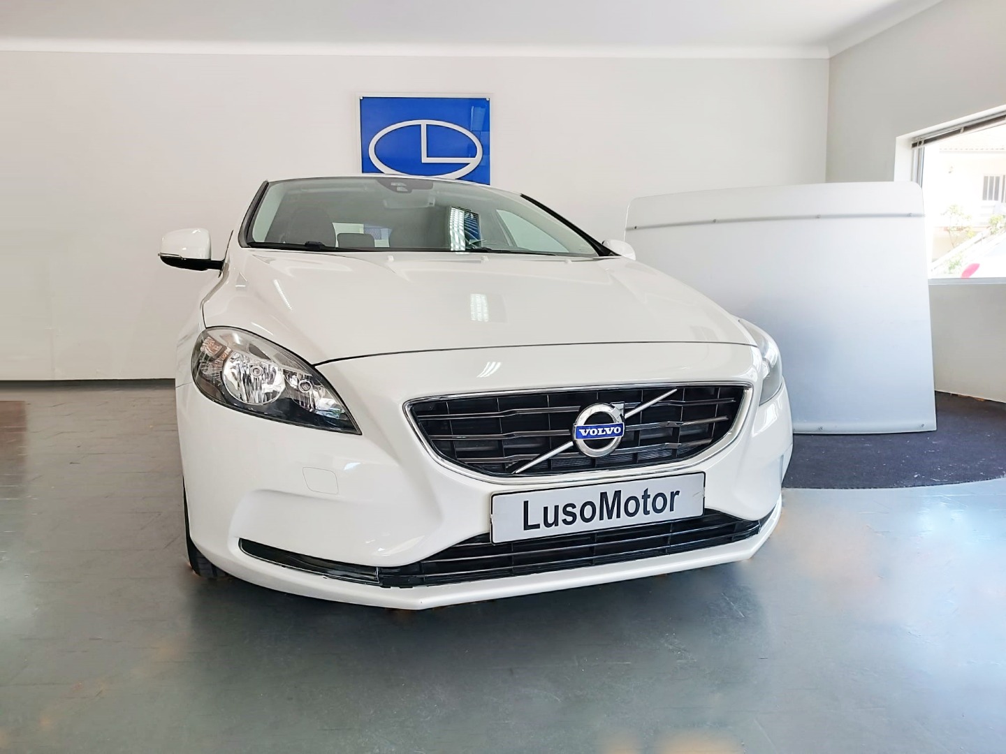 Volvo V40 1.6 D2 Momentum Powershift Eco