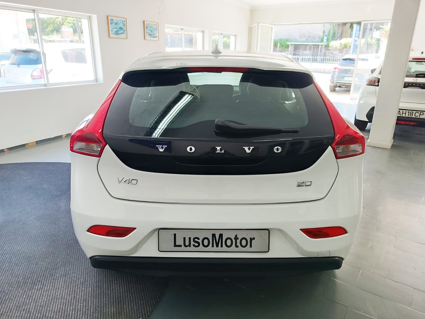 Volvo V40 1.6 D2 Momentum Powershift Eco