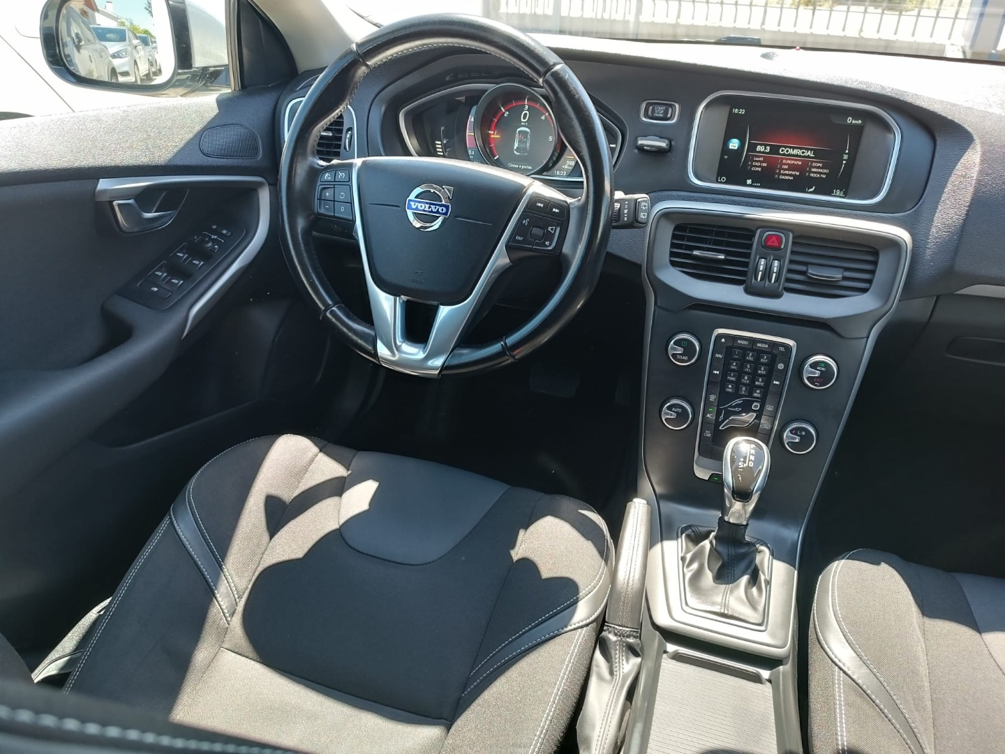 Volvo V40 1.6 D2 Momentum Powershift Eco