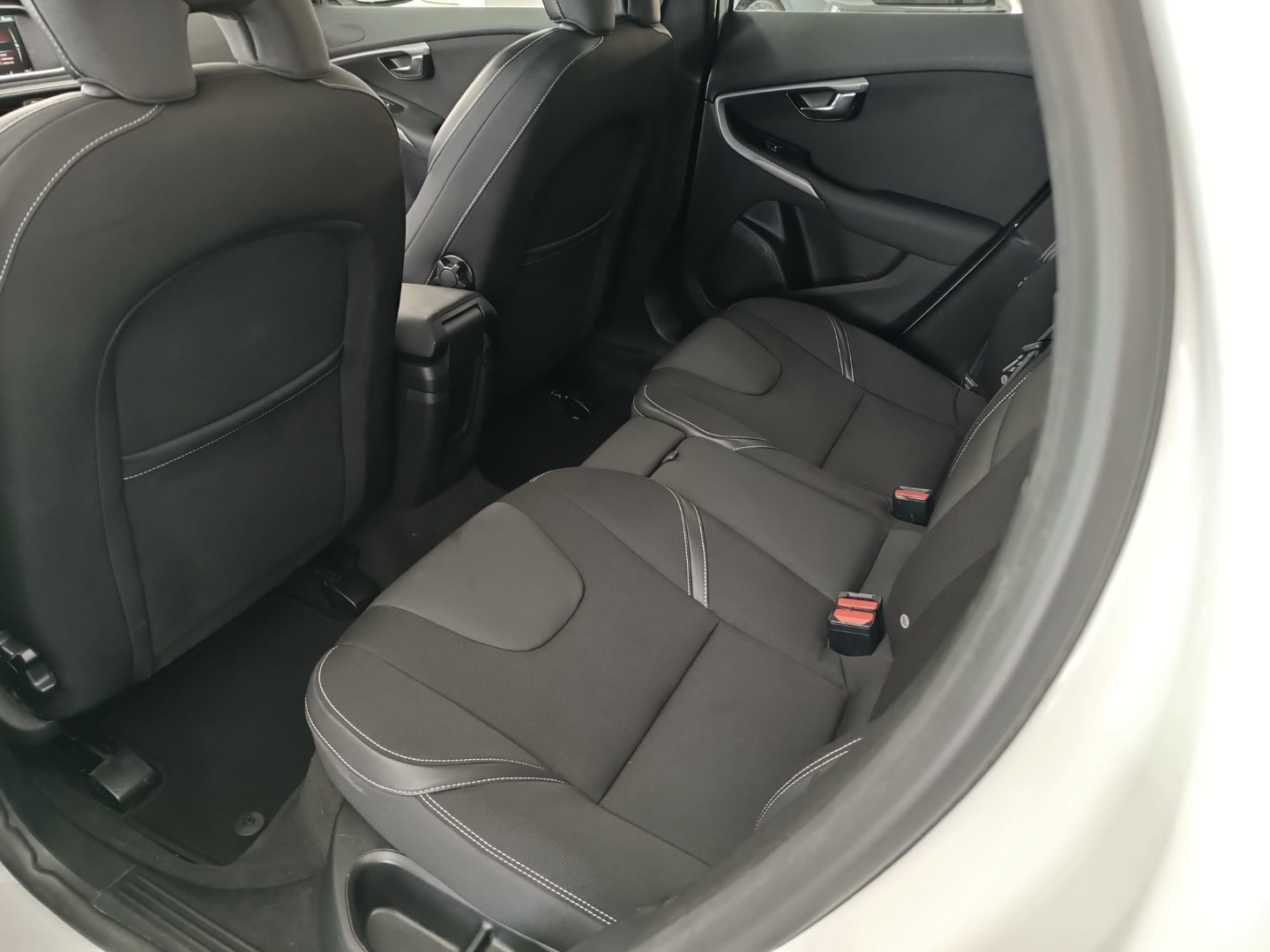 Volvo V40 1.6 D2 Momentum Powershift Eco