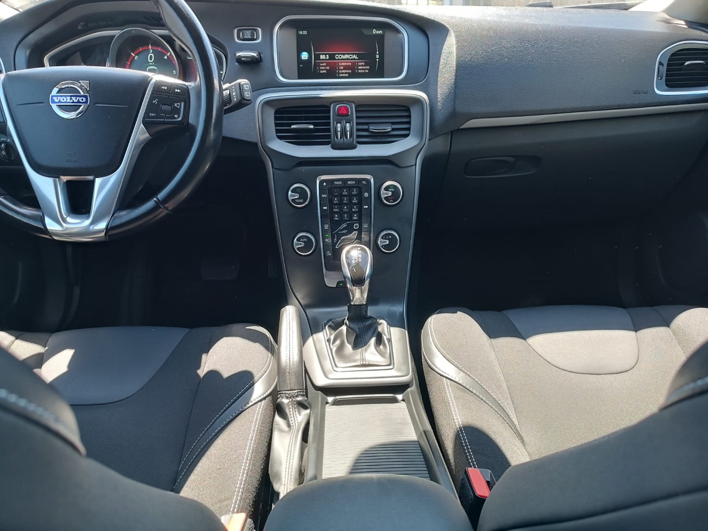 Volvo V40 1.6 D2 Momentum Powershift Eco