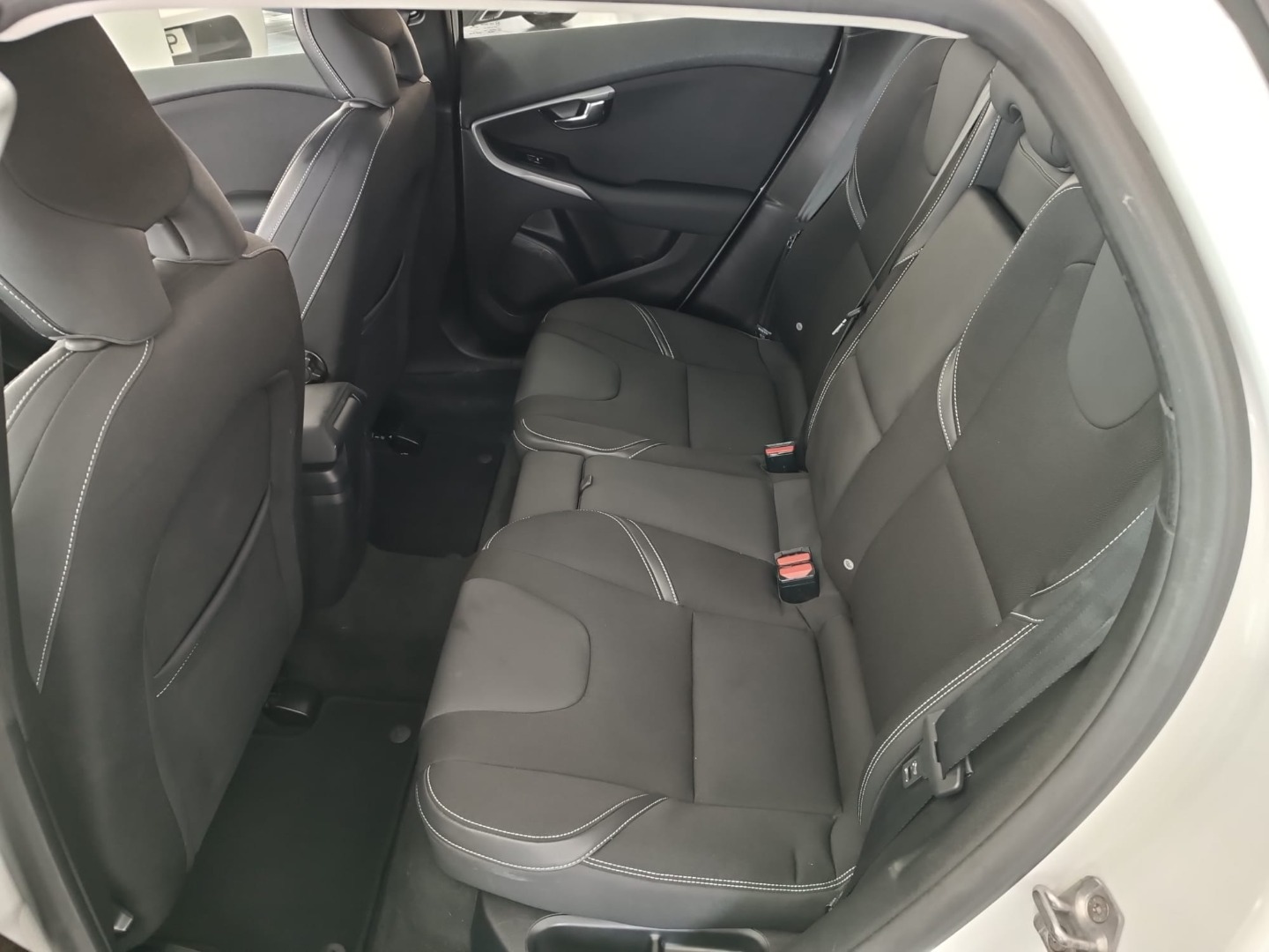 Volvo V40 1.6 D2 Momentum Powershift Eco