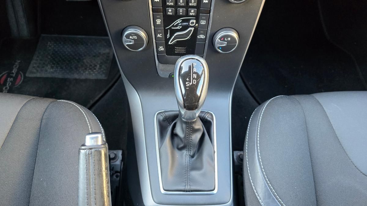 Volvo V40 1.6 D2 Momentum Powershift